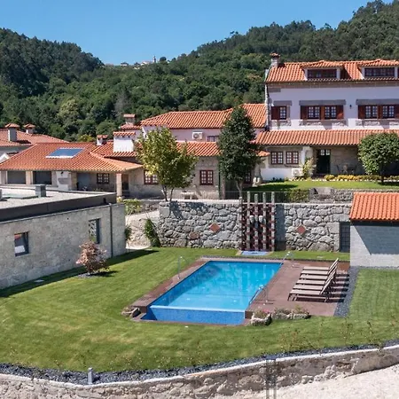 Casas De Tourim *