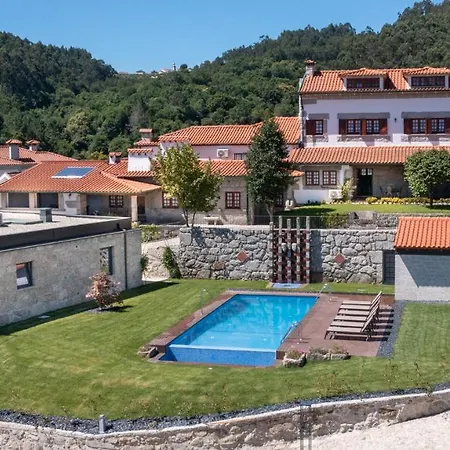 Casas De Tourim *