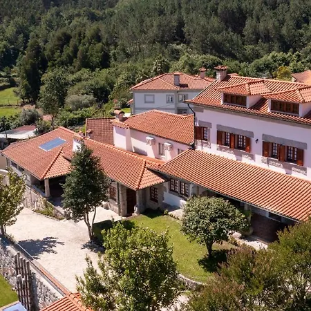 Casas De Tourim *