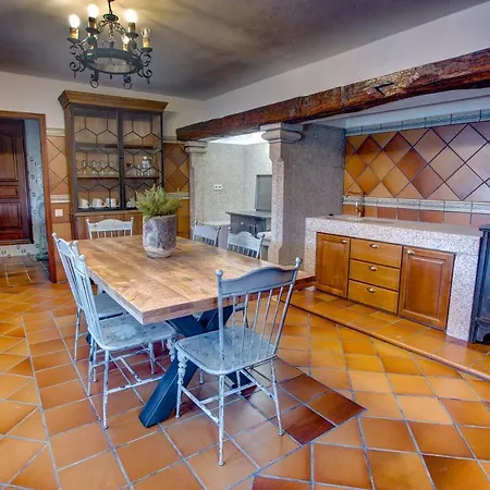 Casas De Tourim