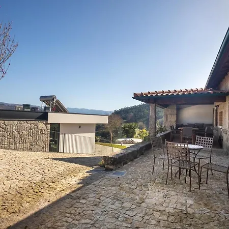 Casas De Tourim * アルコス・デ・ヴァルデヴェス